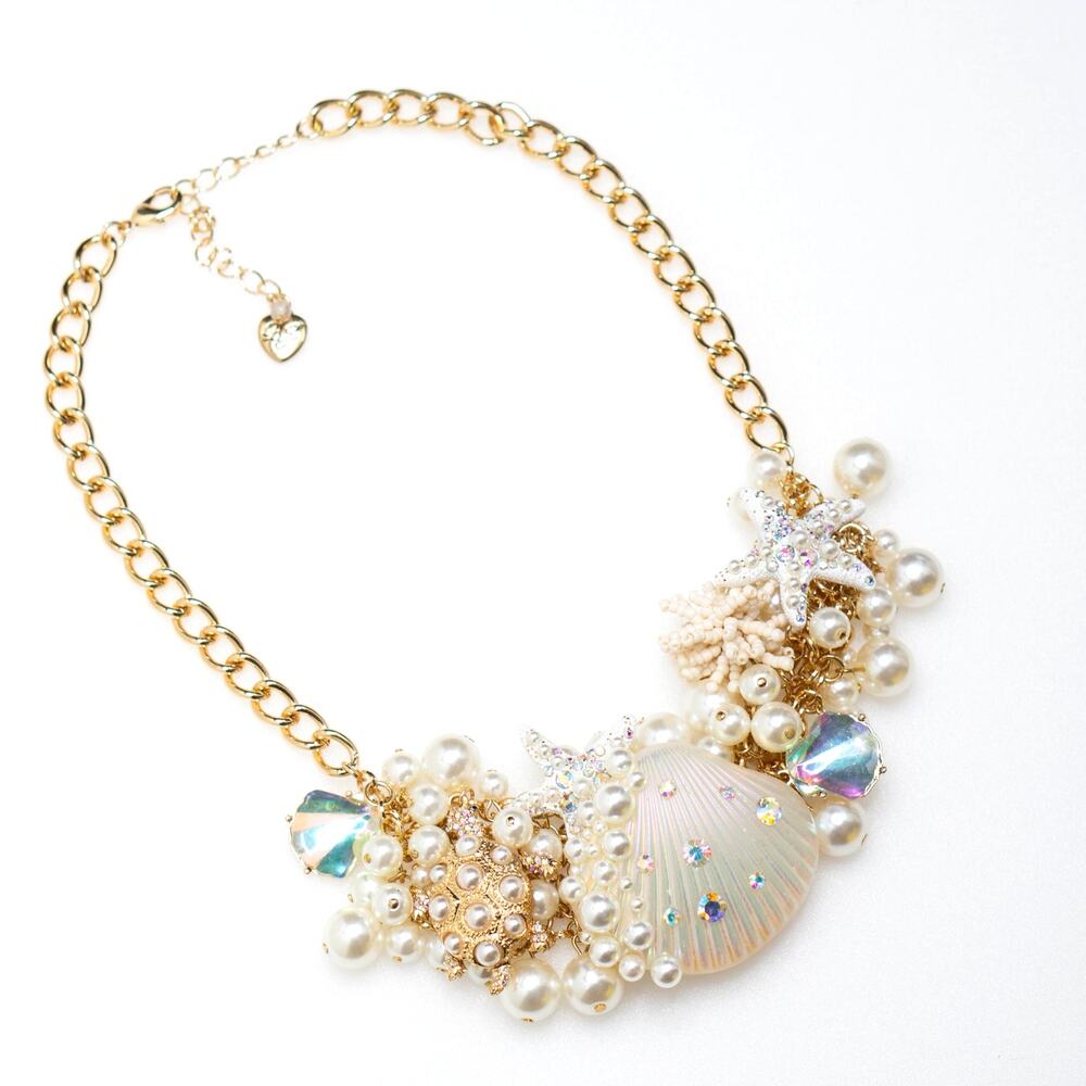 BETSEY JOHNSON Cruise Control Clam Starfish Sea Turtle Pearl Statement Necklace
